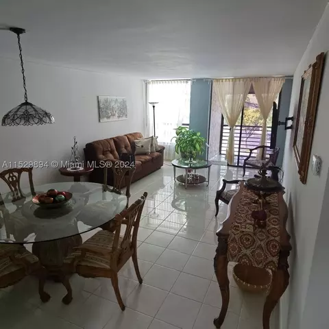 8050 W Mcnab Rd #323, Tamarac, FL 33321