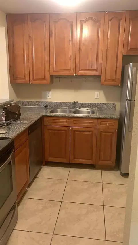 15205 NE 6th Ave #D109, Miami, FL 33162