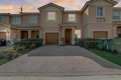 1014 NE 41st Pl, Homestead, FL 33033