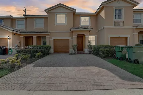 1014 NE 41st Pl, Homestead, FL 33033