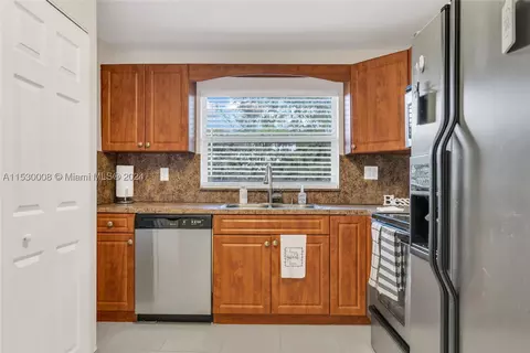 9861 Sunrise Lakes Blvd #202, Sunrise, FL 33322