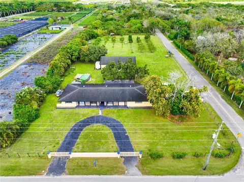 19001 SW 232nd St, Miami, FL 33170