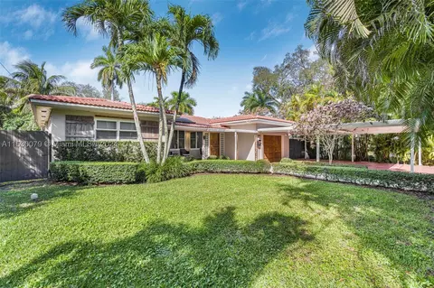 11800 NE 8th Ave, Biscayne Park, FL 33161