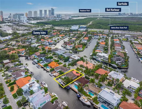 3241 NE 165th St, North Miami Beach, FL 33160