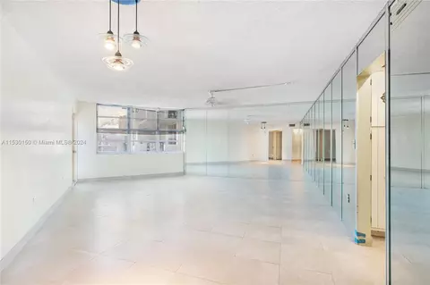 2750 NE 183rd St #2012, Aventura, FL 33160