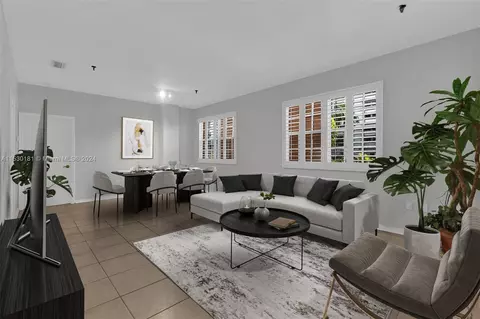 721 Biltmore Way #101, Coral Gables, FL 33134