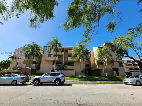 10500 SW 108th Ave #B206, Miami, FL 33176
