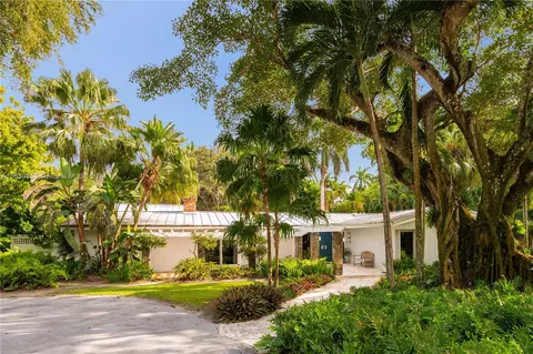 5600 Kerwood Oaks Dr, Coral Gables, FL 33156