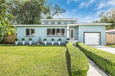 712 NE 114th St, Biscayne Park, FL 33161