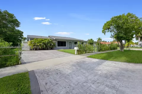1000 NE 3rd St, Hallandale Beach, FL 33009