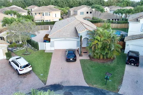 4553 NW 94th Pl, Doral, FL 33178