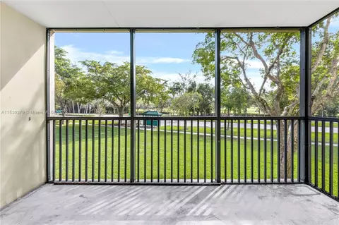 3301 N Country Club Dr #209, Aventura, FL 33180