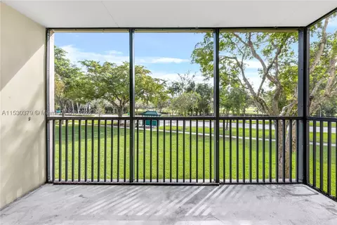 3301 N Country Club Dr #209, Aventura, FL 33180