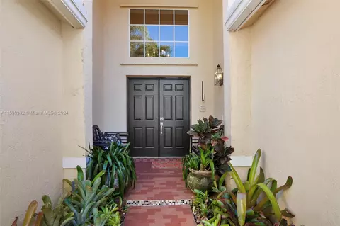 202 Cameron Ct, Weston, FL 33326