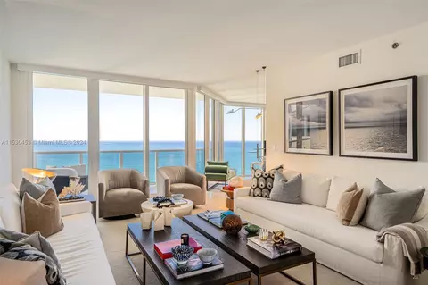 19333 Collins Ave #LPH07, Sunny Isles Beach, FL 33160