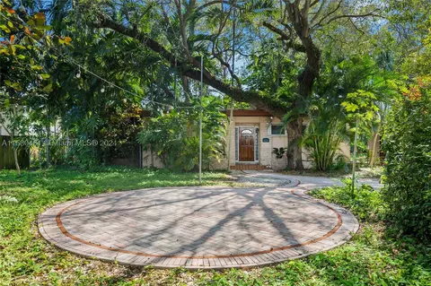 1624 NE 146th St, Miami, FL 33181