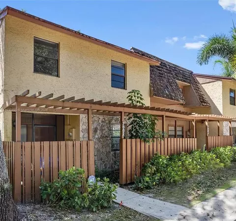7862 NW 12th St #7862, Plantation, FL 33322
