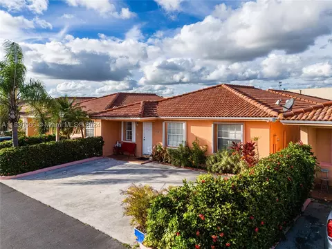 2219 W 74th Pl #27C, Hialeah, FL 33016