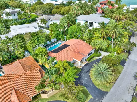 Exterior - 310 Cypress Dr, Key Biscayne, FL 33149 photo 8 of 8