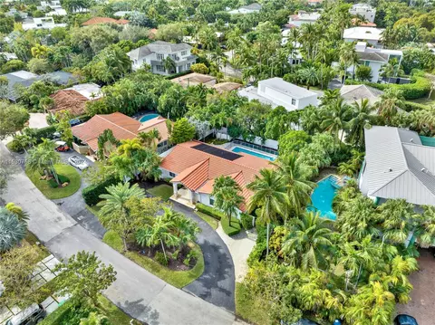 View/Area - 310 Cypress Dr, Key Biscayne, FL 33149 photo 3 of 3