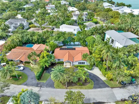 View/Area - 310 Cypress Dr, Key Biscayne, FL 33149 photo 2 of 3