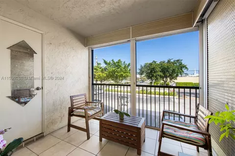 259 S Cypress Rd #519, Pompano Beach, FL 33060
