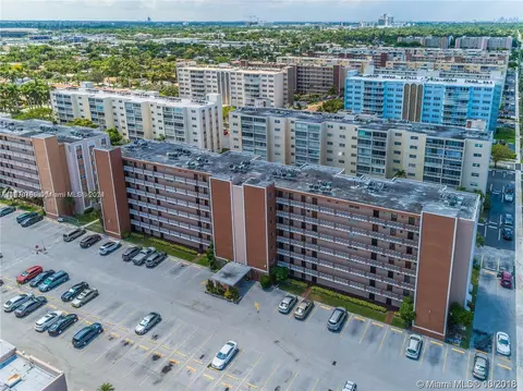 301 NE 14th Ave #501, Hallandale Beach, FL 33009