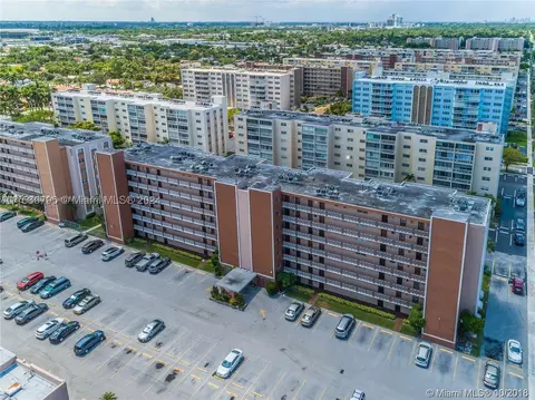 301 NE 14th Ave #501, Hallandale Beach, FL 33009