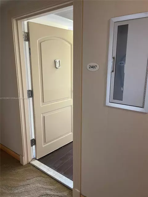 3625 N Country Club Dr #2407, Aventura, FL 33180