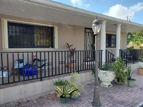 Exterior - 960 E 43rd St, Hialeah, FL 33013 photo 3 of 8