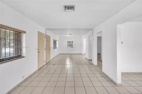 Entry Way - 960 E 43rd St, Hialeah, FL 33013 photo 2 of 4