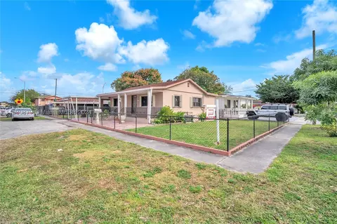 960 E 43rd St, Hialeah, FL 33013