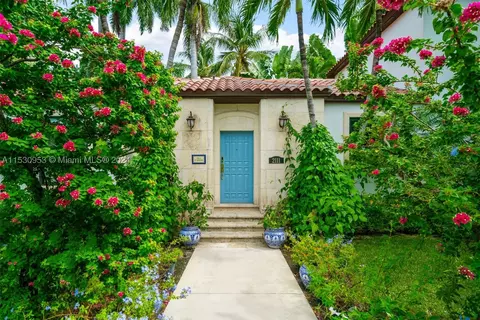 2111 Regatta Ave, Miami Beach, FL 33140