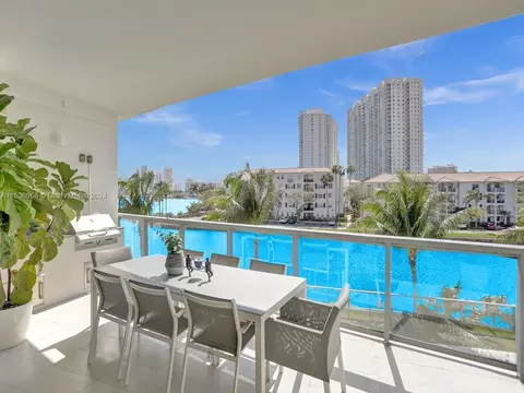 3250 NE 188th St #207, Aventura, FL 33180