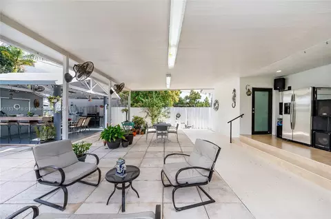 Exterior - 515 E 30th St, Hialeah, FL 33013 photo 8 of 11
