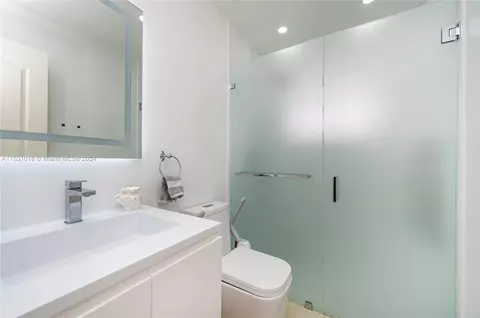Bath - 515 E 30th St, Hialeah, FL 33013 photo 1 of 3