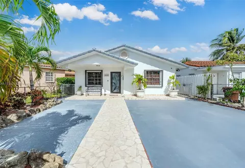 Exterior - 515 E 30th St, Hialeah, FL 33013 photo 2 of 11