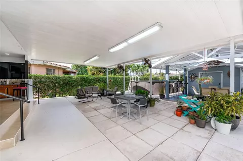 Exterior - 515 E 30th St, Hialeah, FL 33013 photo 10 of 11