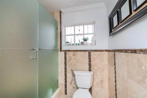Bath - 515 E 30th St, Hialeah, FL 33013 photo 3 of 3