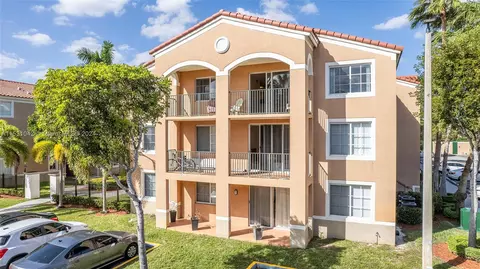 6861 SW 44th St #301, Miami, FL 33155