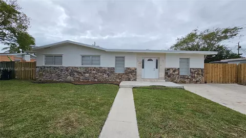 9530 Dana Rd, Cutler Bay, FL 33157