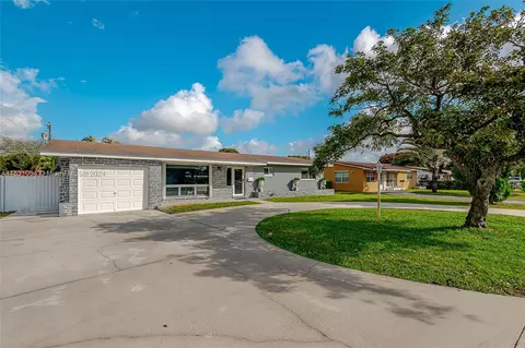 7171 SW 10th St, Pembroke Pines, FL 33023