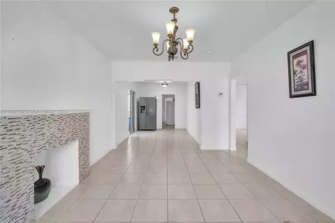 1621 NW 33rd St, Miami, FL 33142