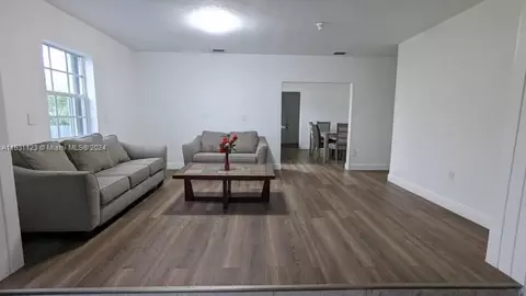 5861 E 4th Ave, Hialeah, FL 33013 photo 2