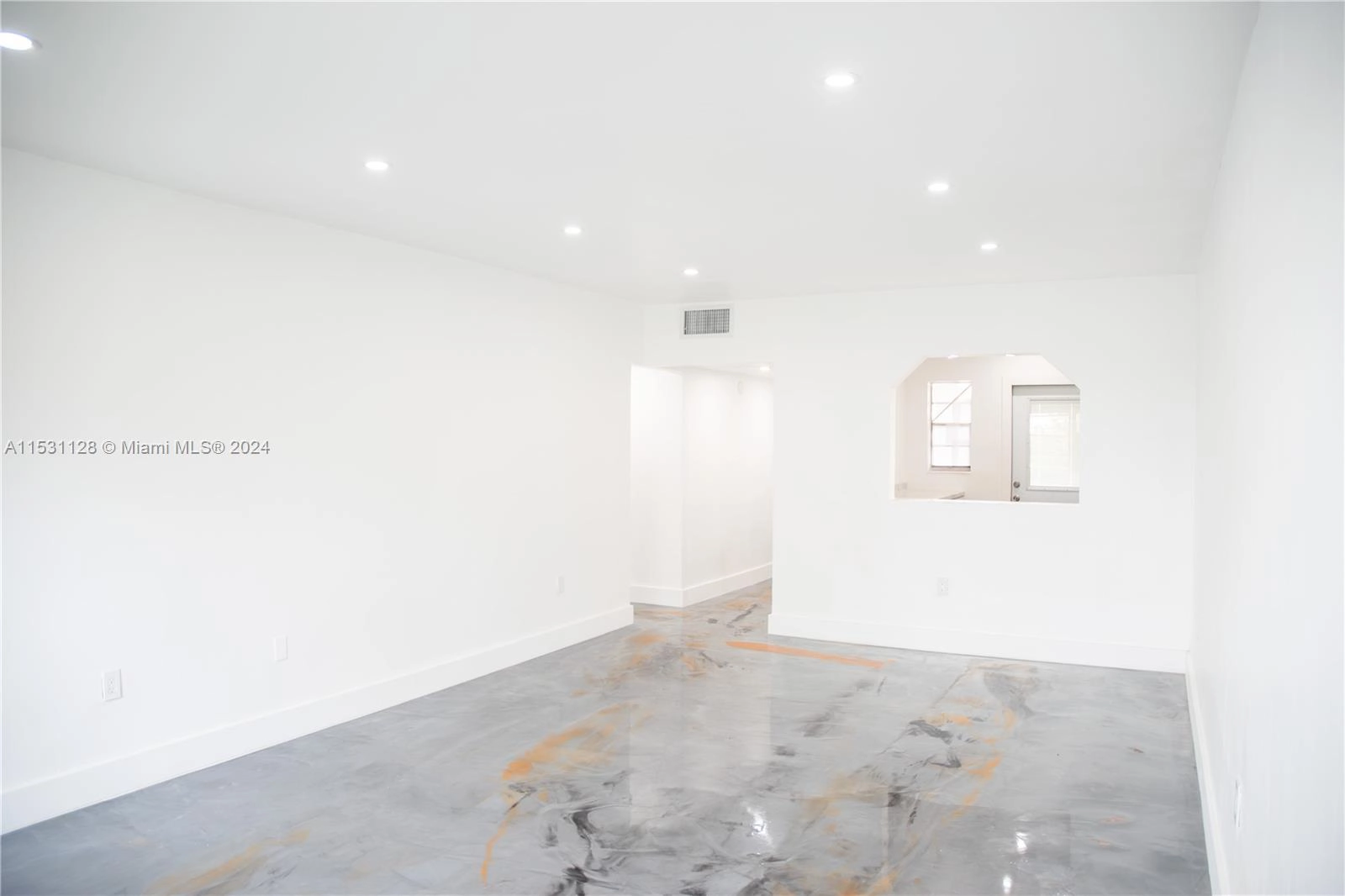 251 NE 187th St Unit 826  