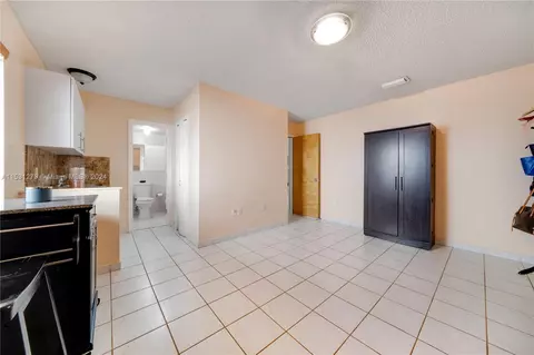 Kitchen - 6938 W 30th Ave, Hialeah, FL 33018 photo 7 of 8