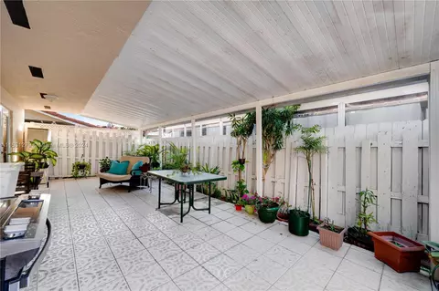Exterior - 6938 W 30th Ave, Hialeah, FL 33018 photo 5 of 9