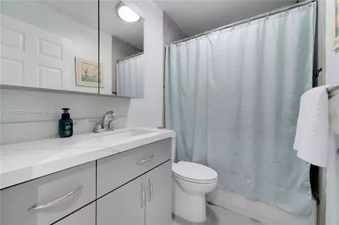 Bath - 6938 W 30th Ave, Hialeah, FL 33018 photo 1 of 4