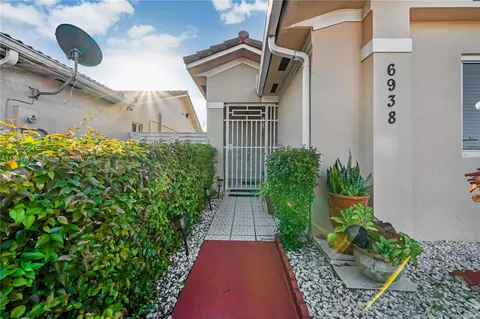 Exterior - 6938 W 30th Ave, Hialeah, FL 33018 photo 4 of 9