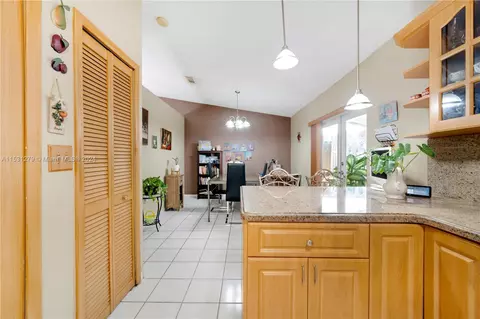 Kitchen - 6938 W 30th Ave, Hialeah, FL 33018 photo 5 of 8